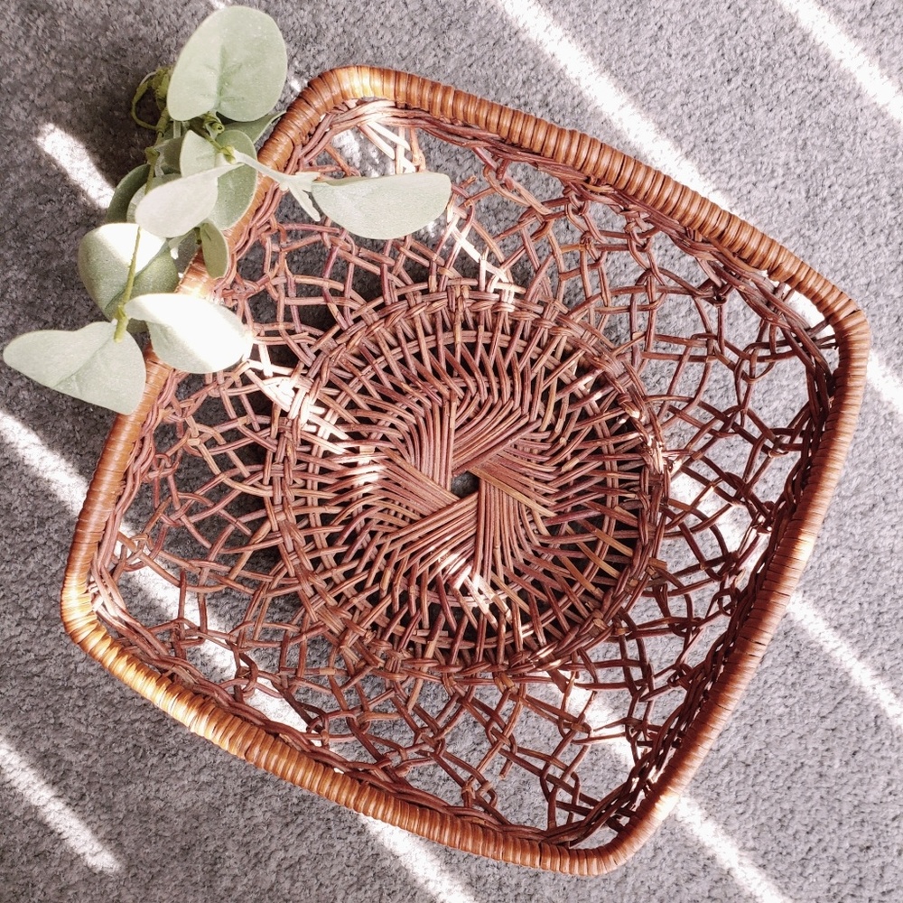 {SOLD} Wicker Tray - Picture 2 of 4
